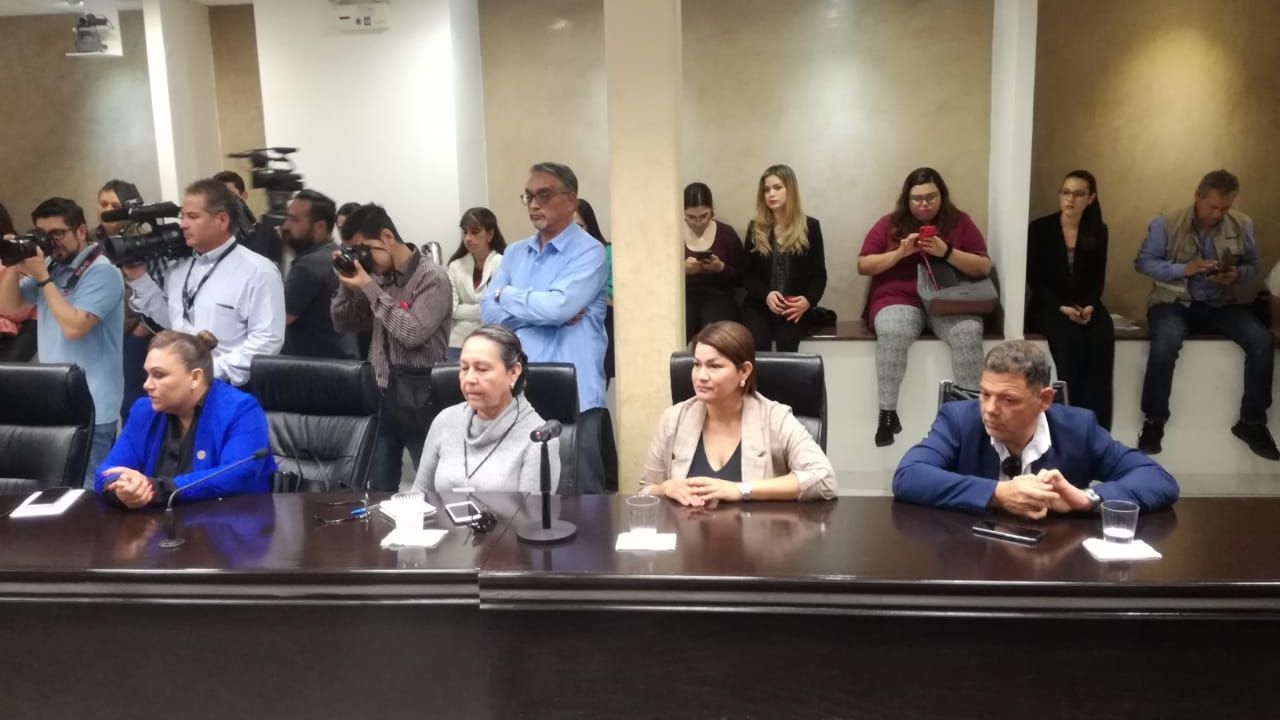 Regidores de Navojoa esperan respuesta al juicio político contra Rosario Quintero