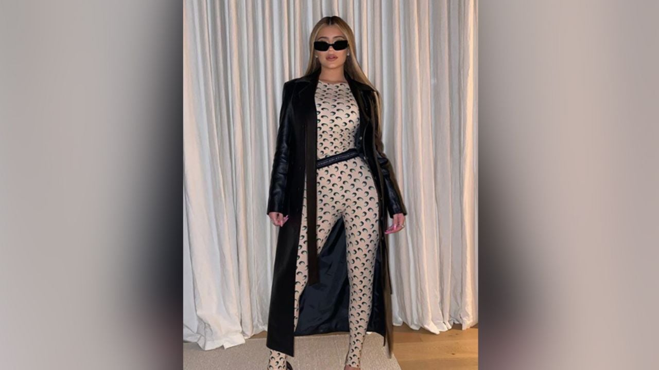 Kylie Jenner presume su más grande atributo en ajustado mini vestido negro