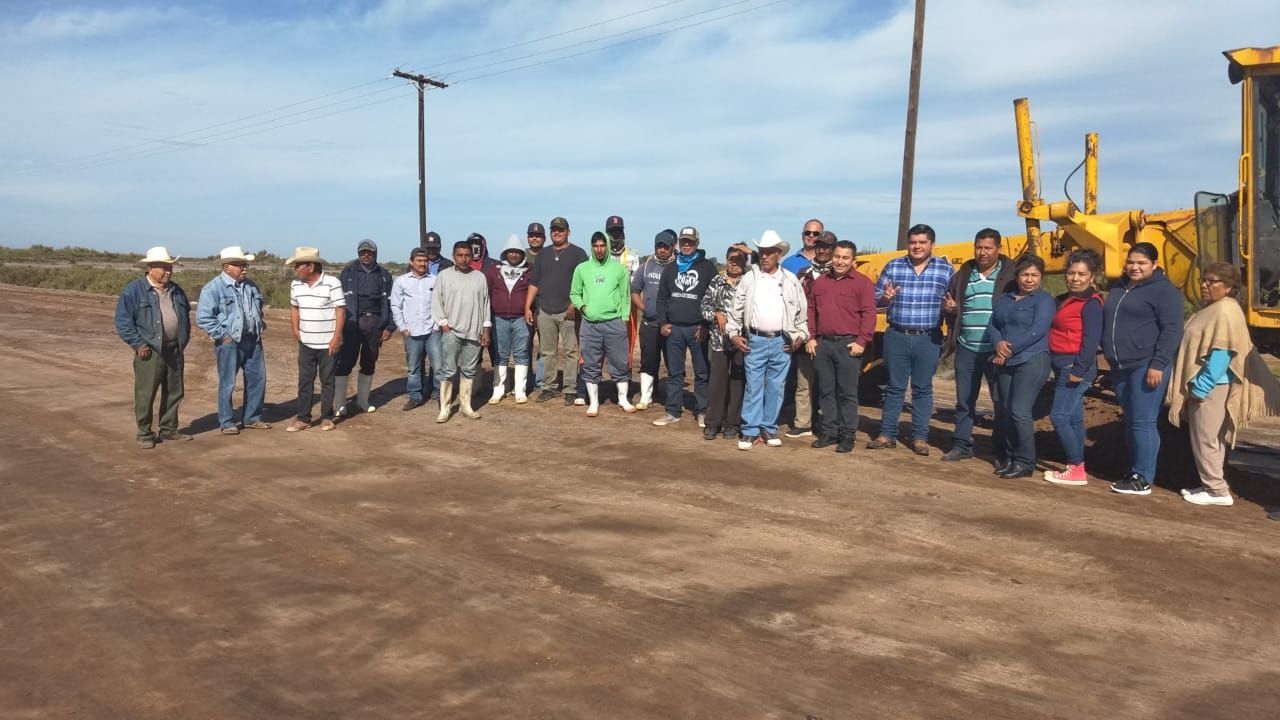 Fundación de Huatabampo rehabilita camino a comunidad de Santa Bárbara