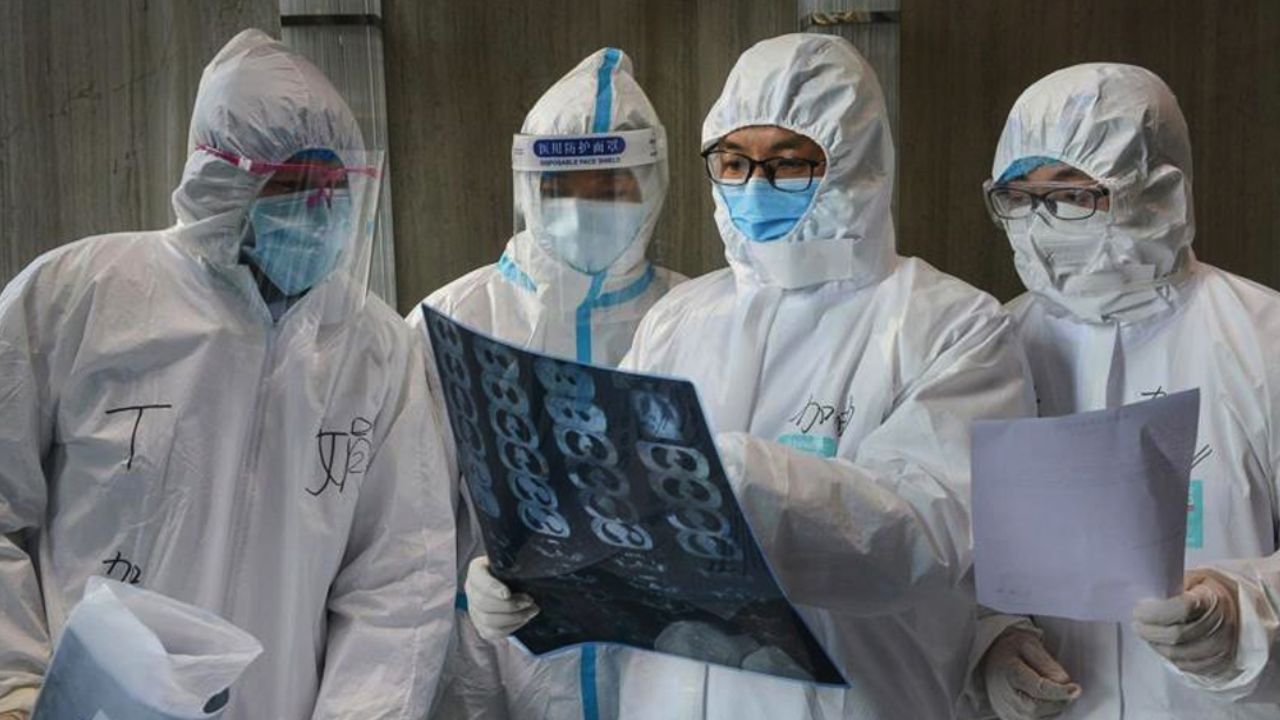 China acusa al Ejército de EU de haber llevado el coronavirus a Wuhan