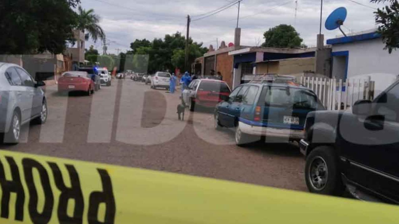 Hombre resulta herido de su mano durante agresión armada