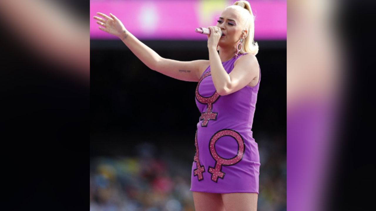 Katy Perry huye de Australia para proteger a su embarazo del coronavirus