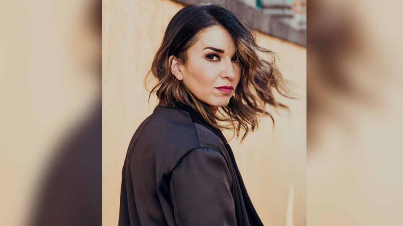 “Parecen cortinas”: Laura G luce polémico vestido en ‘VLA’ y la hacen trizas en Instagram