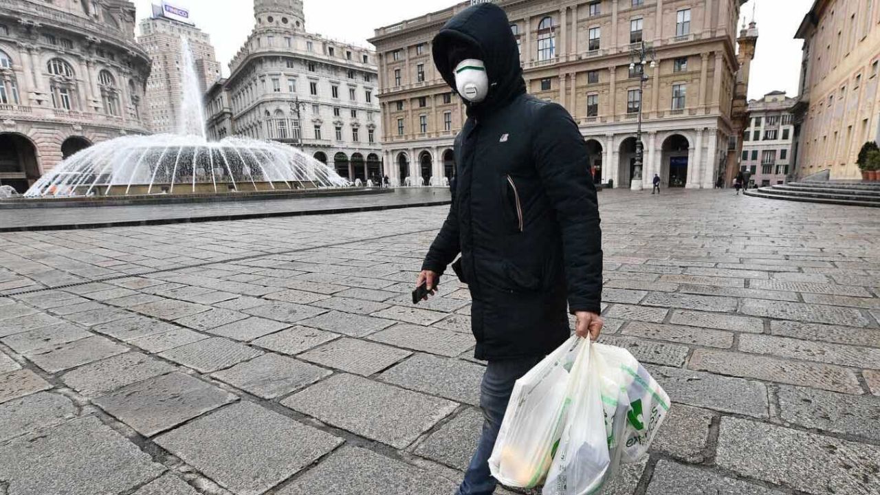 VIDEO: Así se animan los Italianos en cuarentena; se cantan desde el balcón