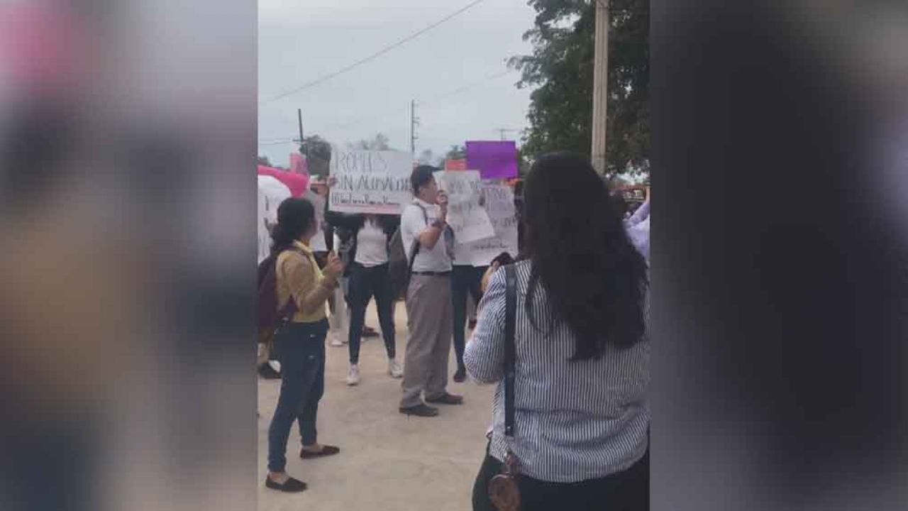 FGJE investiga a maestro de la escuela Robles Tovar por presunto acoso