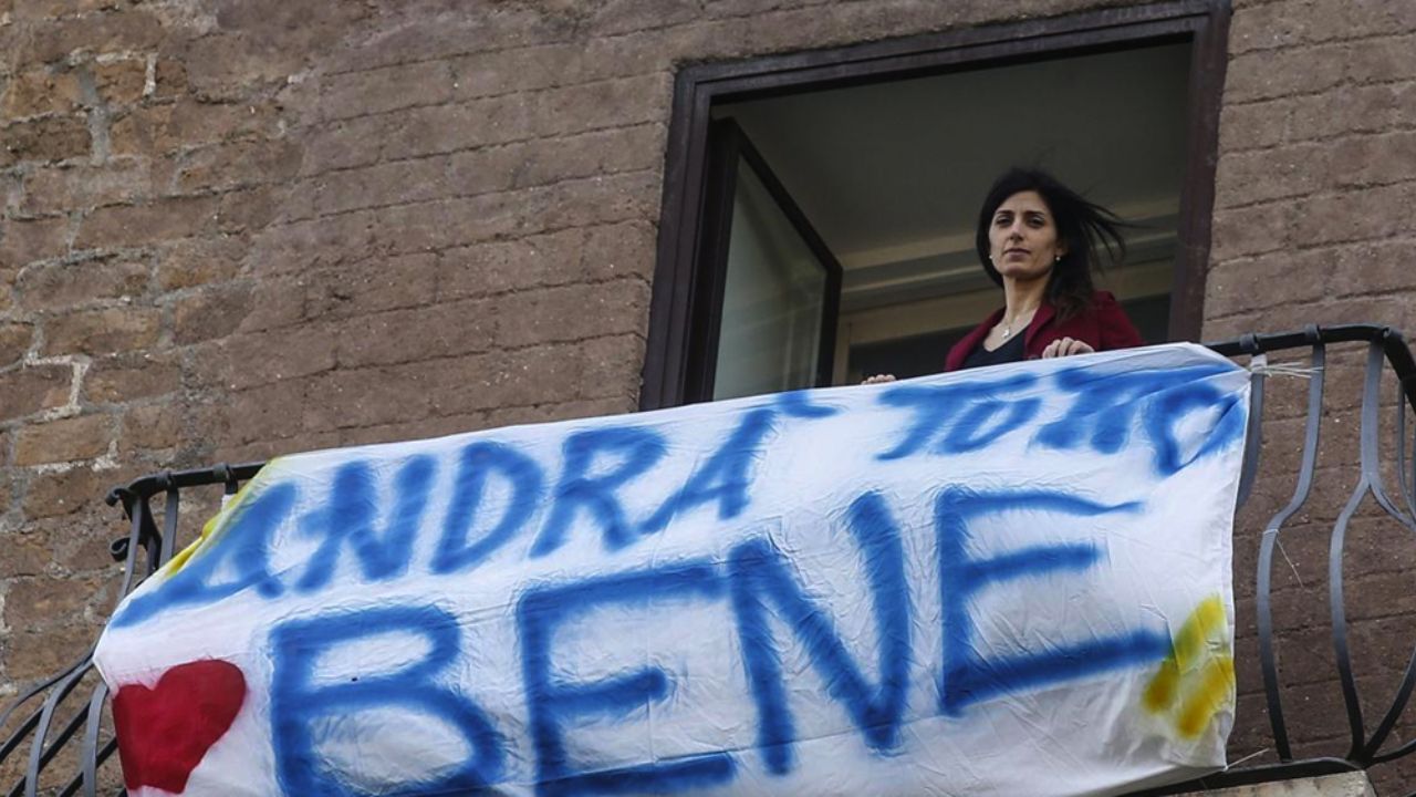 VIDEOS: Médicos que combaten el coronavirus son ovacionados en Italia