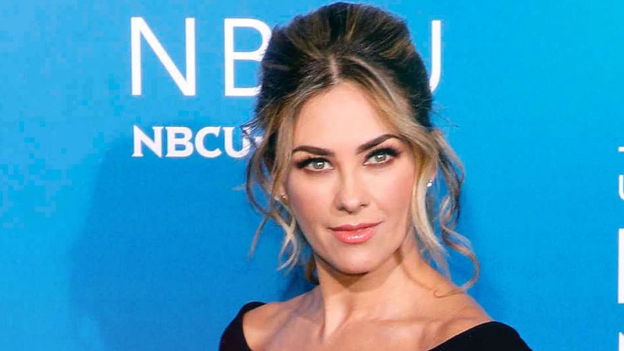 Aracely Arámbula modela en diminuto bikini y calienta el fin de semana
