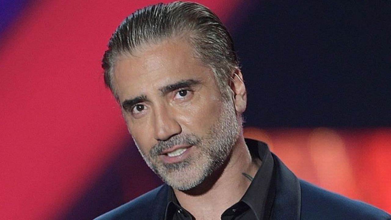 Por el coronavirus, Alejandro Fernández pospone show en el Auditorio Nacional