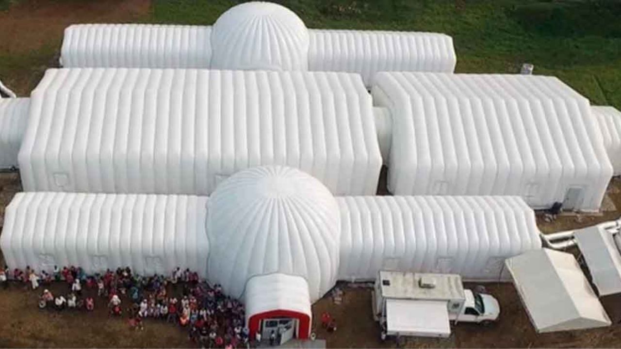 Pachuca: Hospital inflable es instalado para tratar casos de coronavirus