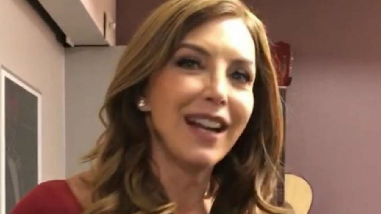 Laura Flores, afectada por coronavirus; se queda sin papel de baño por escasez