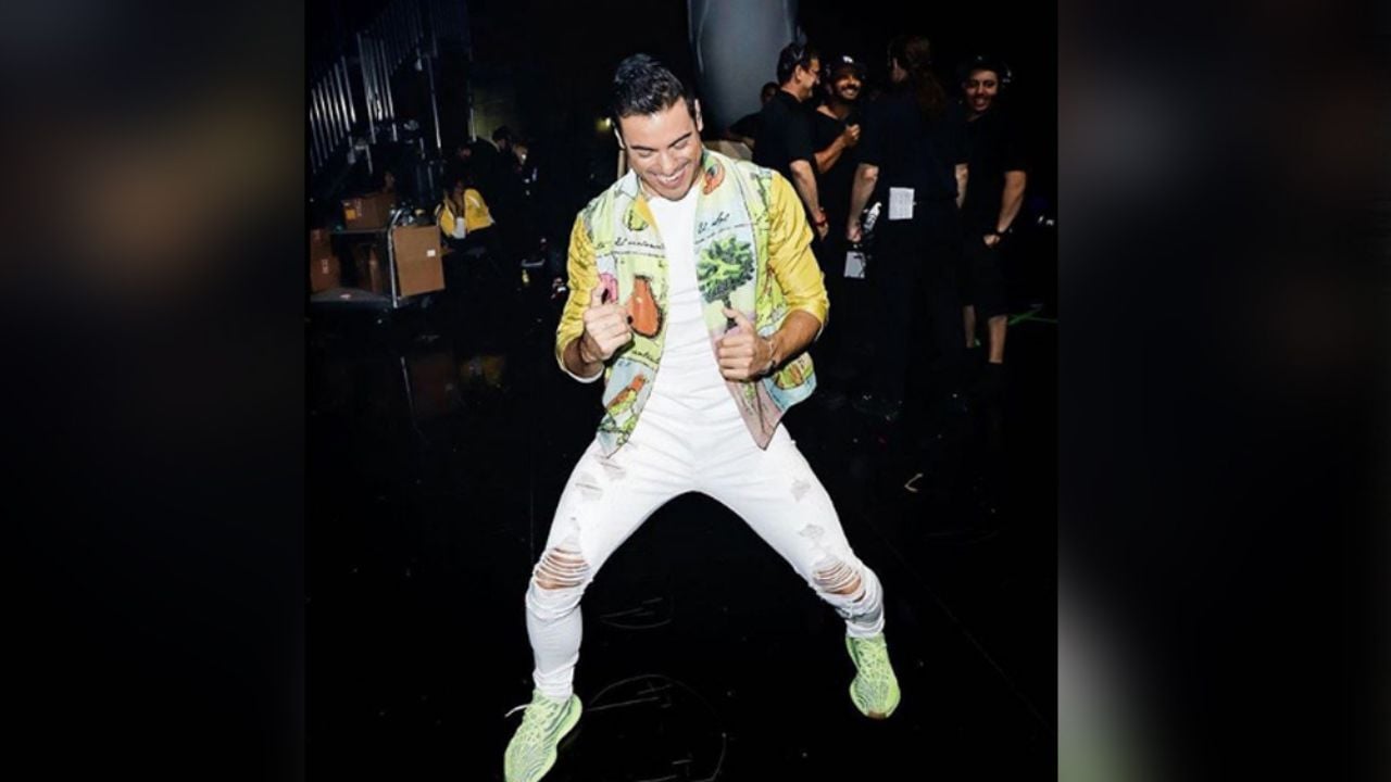 Carlos Rivera celebra su cumpleaños con inédita foto; así lucía en su niñez