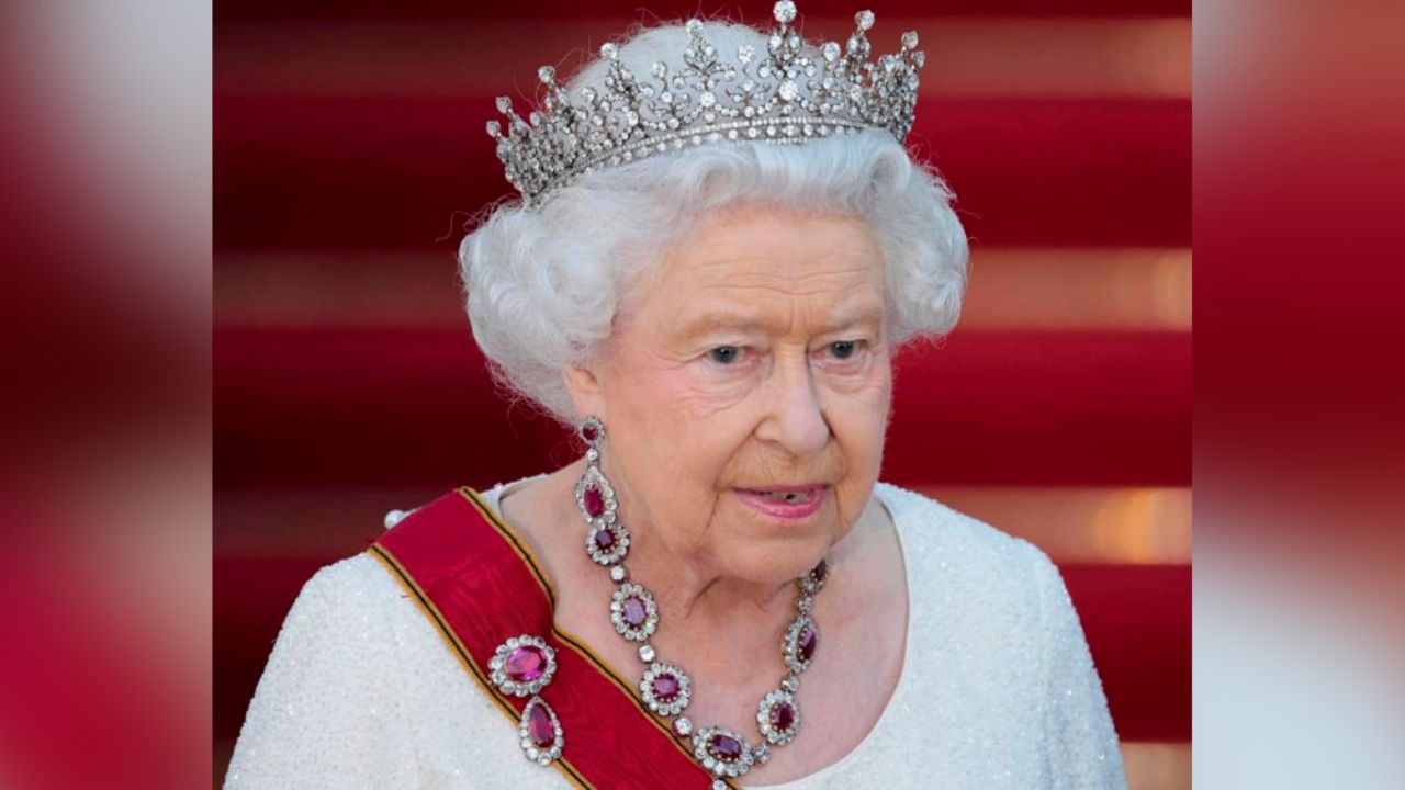 Pánico en Buckingham: Trasladan a la Reina Isabel II a Windsor por su salud