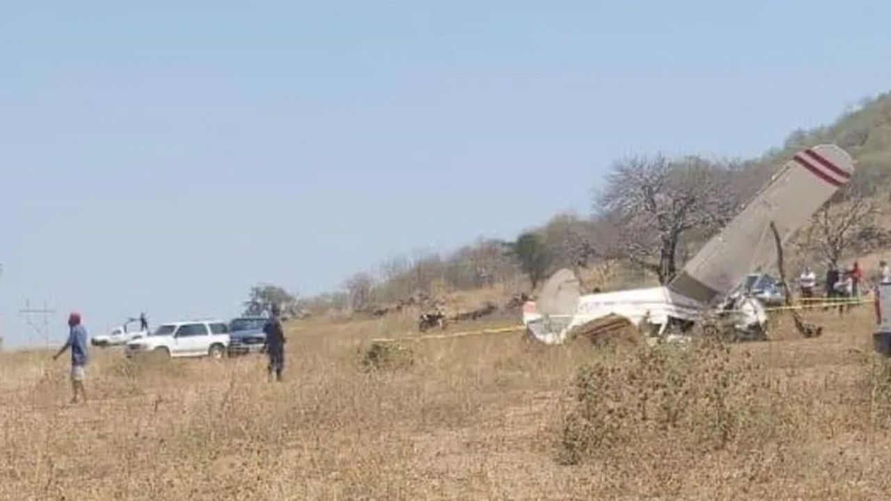 Muere una persona al caer avioneta en Michoacán; tuvo una falla mecánica