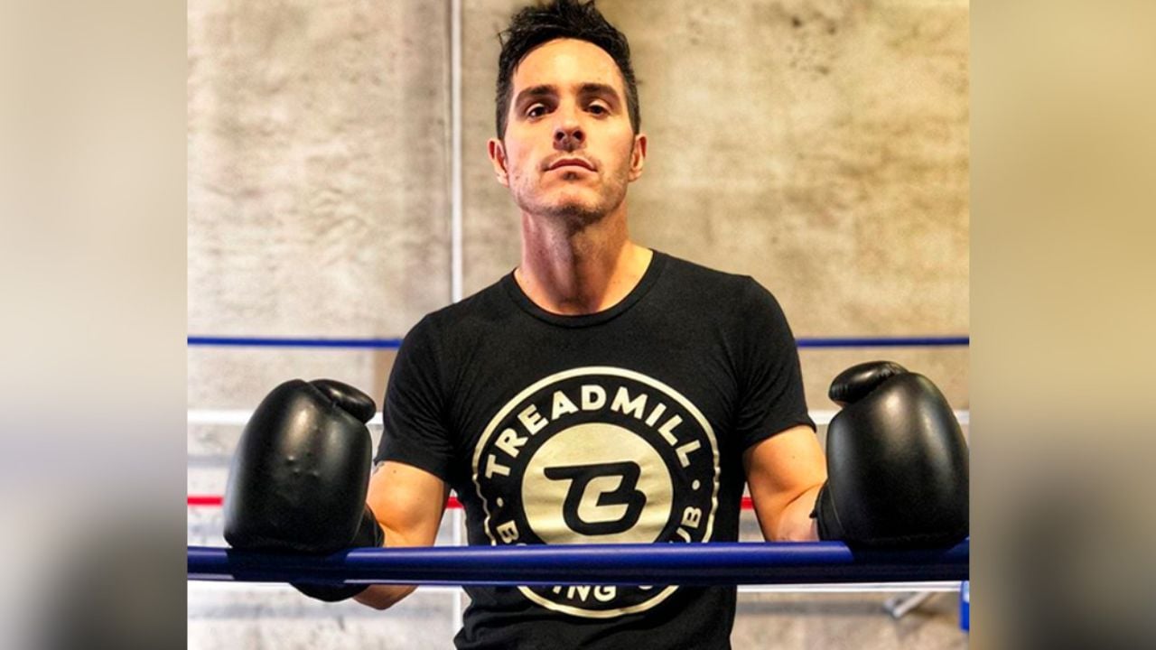 ¿Todo eso? Mauricio Ochmann muestra su ‘six pack’ desde las paradisiacas playas de España