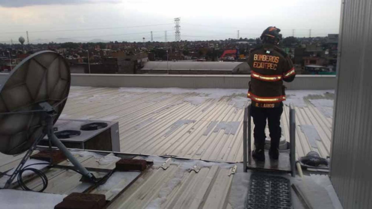 Ecatepec: Derrumbe de techo hiere a 2 mujeres y a 1 niña que compraba dulces