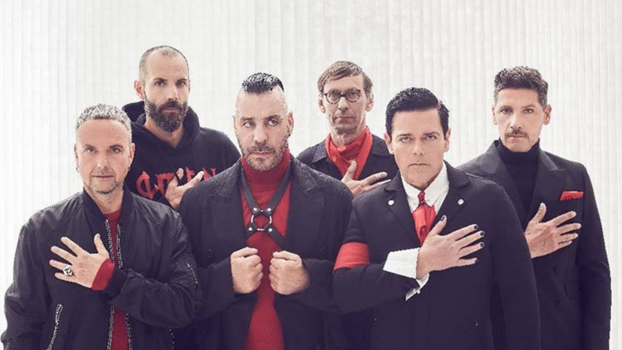 Vocalista de Rammstein se aísla del coronavirus en una burbuja en show