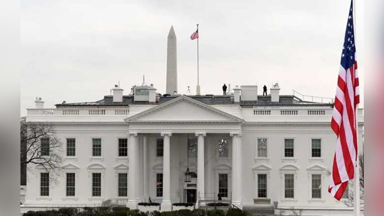 Dólar llega a 23.17 este martes; Estados Unidos anuncia posible recesión