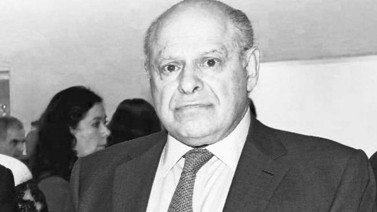 Pasajeros que acompañaban a José Kuri en vuelo privado tienen coronavirus