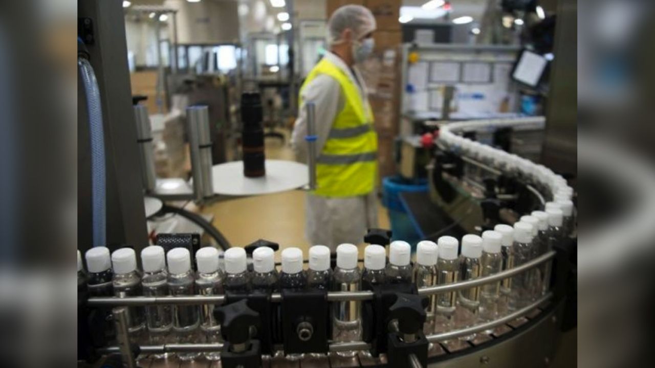 Louis Vuitton dejará los perfumes para hacer antibacteriales por el coronavirus