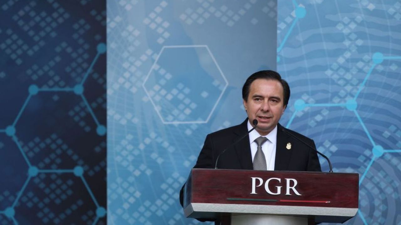 Caso Ayotzinapa: Juez ordena detener a Tomás Zerón y a Carlos Gómez