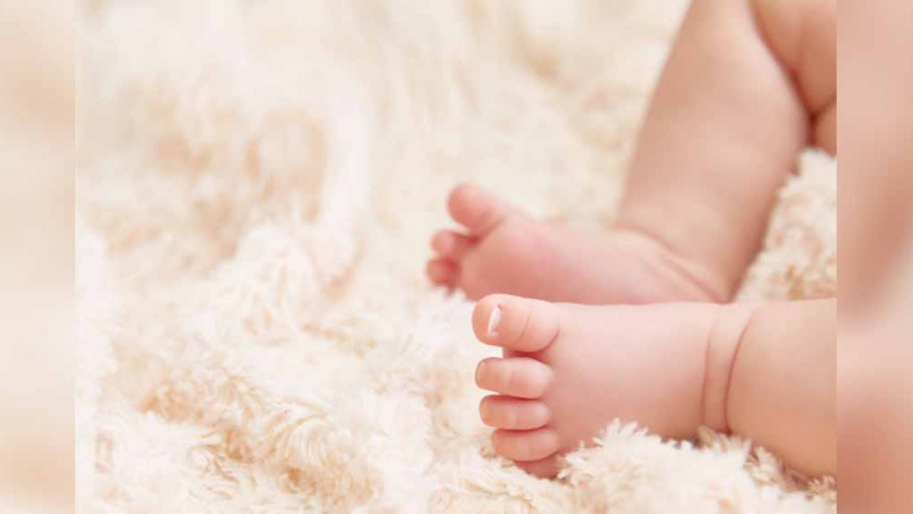 Mamá se droga con éxtasis, se queda dormida encima de su bebé y la mata