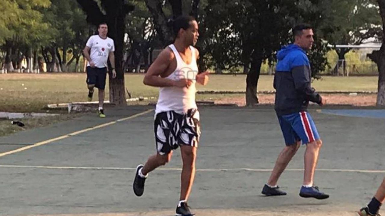 Ronaldinho descubre nueva pasión dentro de la prisión de Paraguay