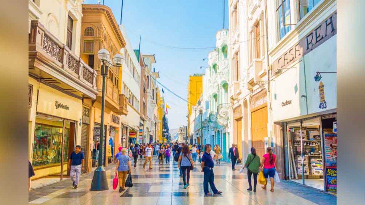 Mexicanos atrapados en Perú por Covid-19 serán repatriados, afirma Ebrard