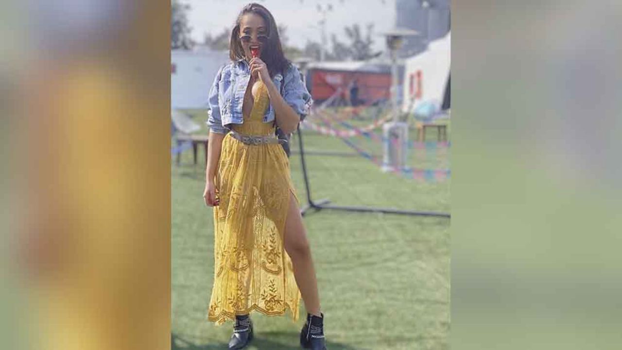 Keyla Caputo derrocha sensualidad al espejo al exhibirse en diminuto bikini