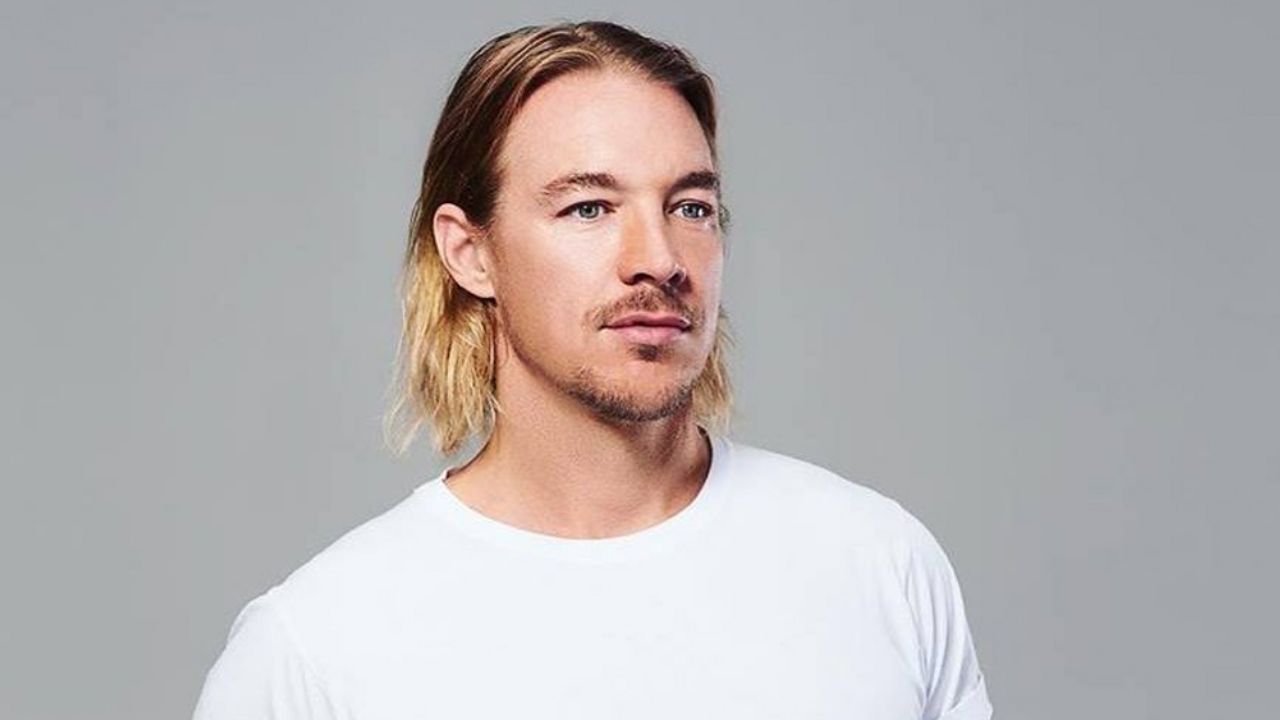 Tunden a Diplo en Instagram por ‘maltratar’ a una gallina en video viral