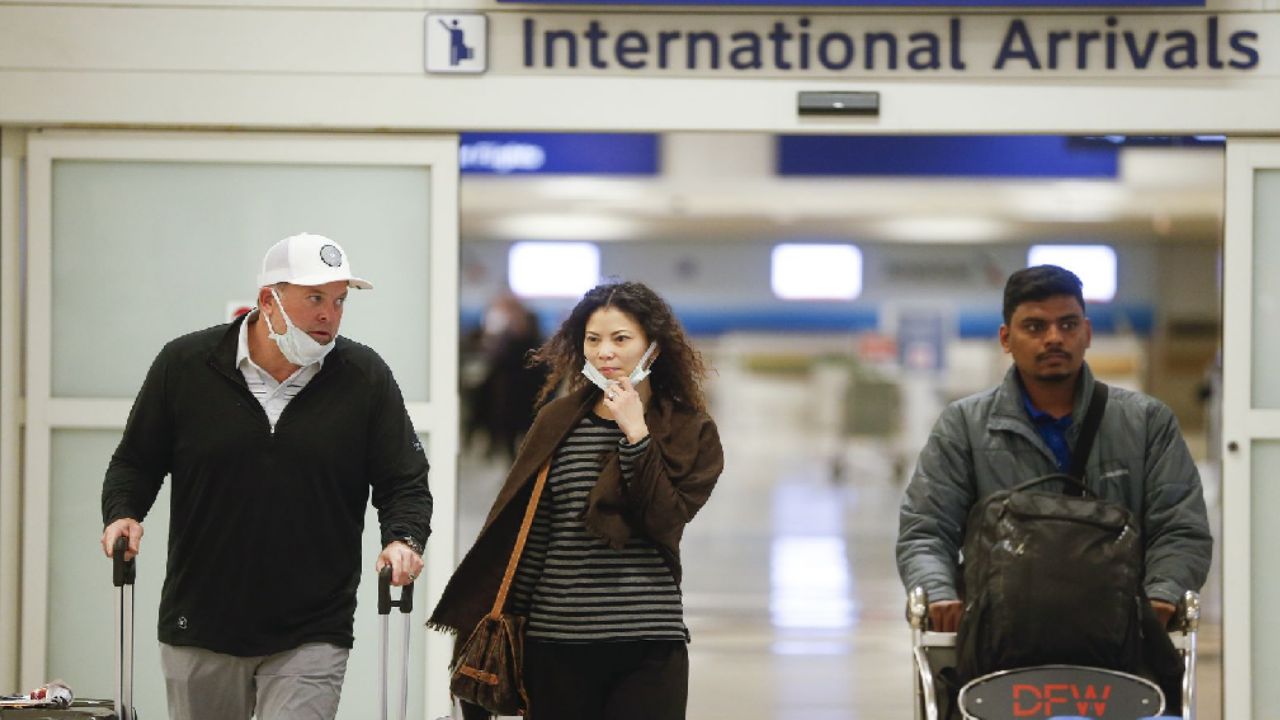 EU activa alerta para que ciudadanos no viajen al exterior por coronavirus