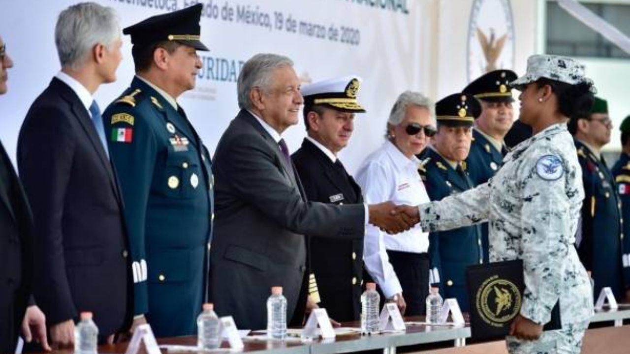 AMLO clausura curso de formación de elementos de la Guardia Nacional