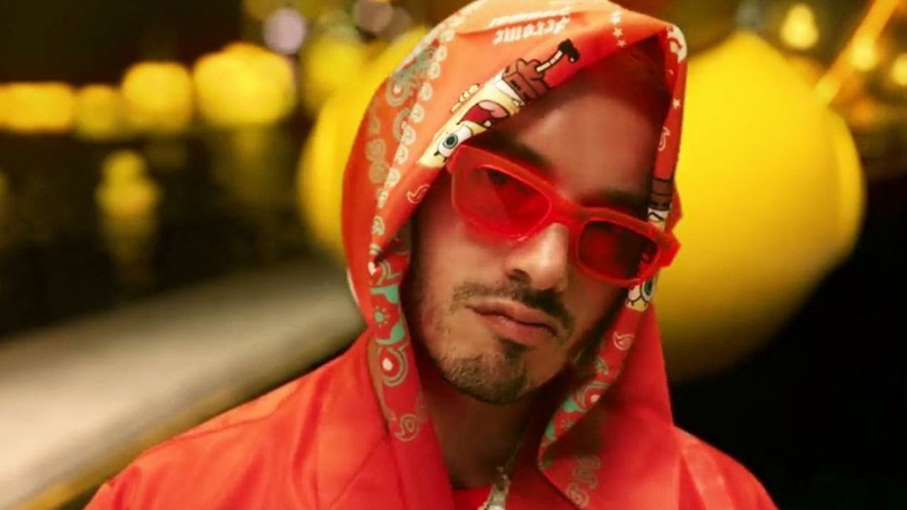J Balvin ‘la rompe’ a lo grande con el estreno anticipado de ‘Colores’