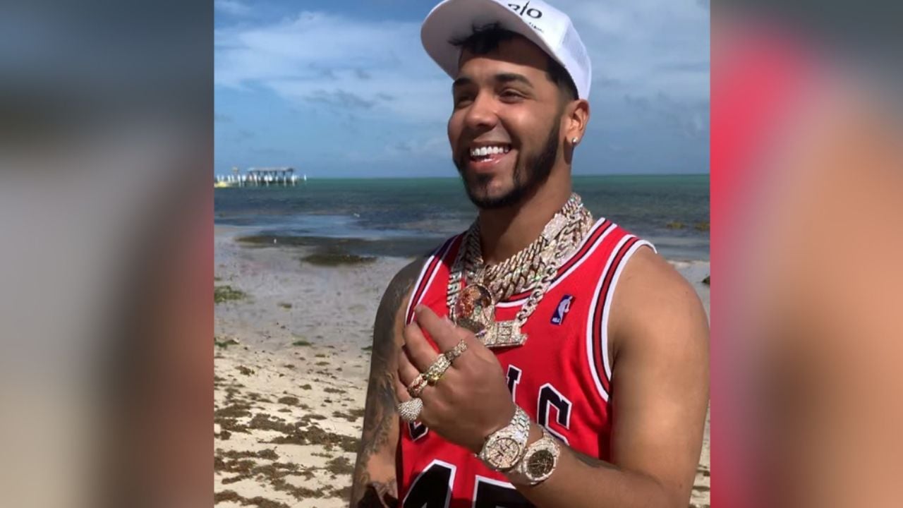 Anuel AA toma en poco la cuarentena por el coronavirus y decide ir a la playa
