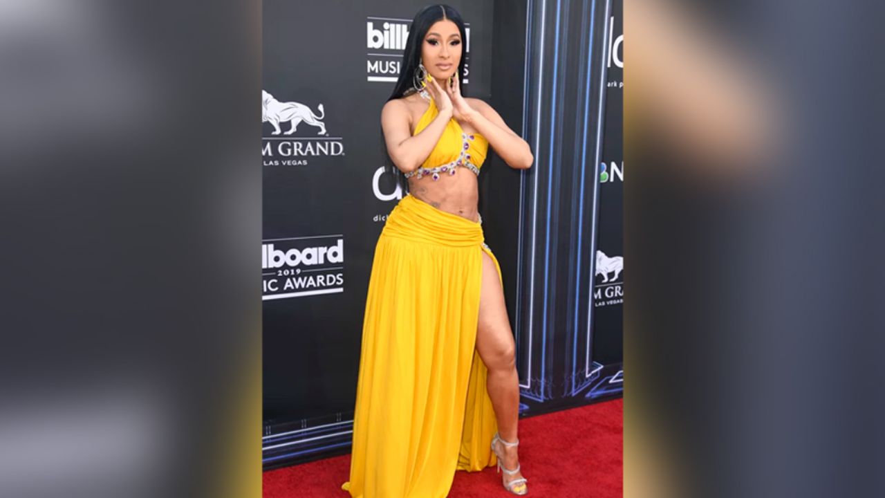Cardi B ‘enloquece’ en cuarentena y derriba un muro con la cabeza: “Loca”