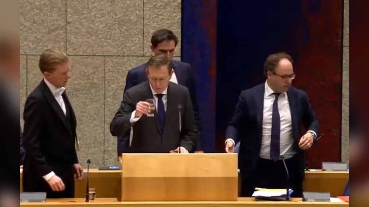 VIDEO: Ministro de Salud holandés colapsa en pleno debate sobre Covid-19
