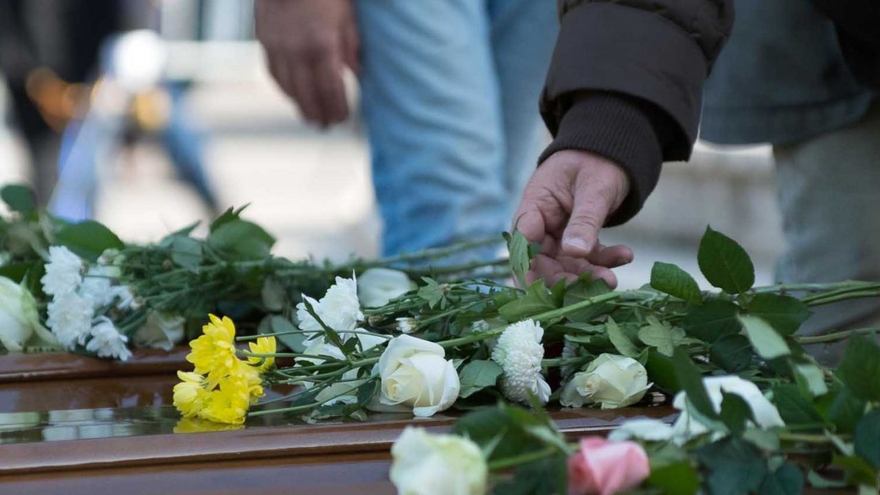 Funerales sin dolientes: La nueva medida contra el coronavirus