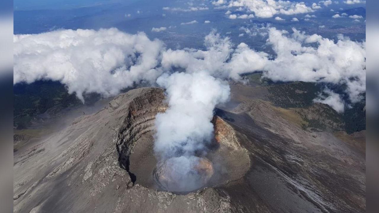 En las últimas 24 horas, el volcán Popocatépetl emite 138 exhalaciones
