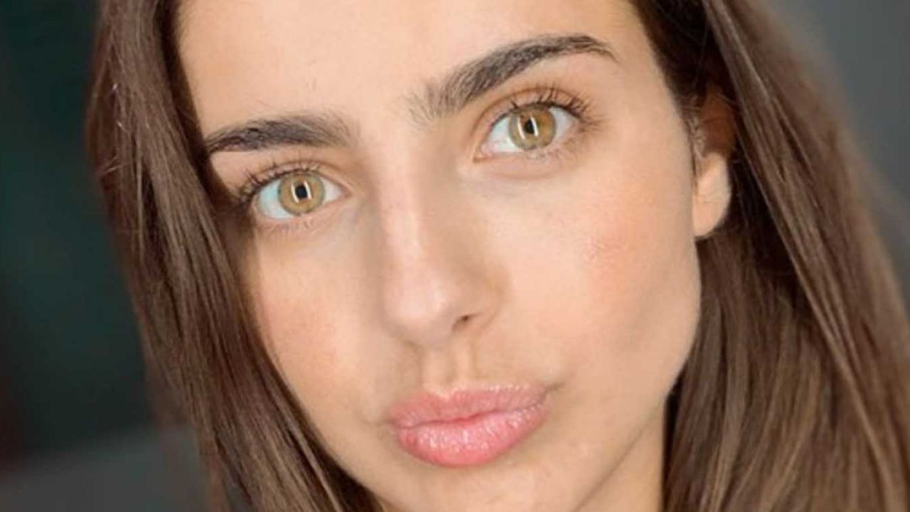 Michelle Renaud, criticada por permitir que su hijo ‘parezca niña’ con su look