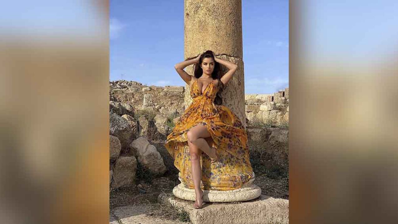 Demi Rose eleva la temperatura al pasar cuarentena sin sostén en la piscina