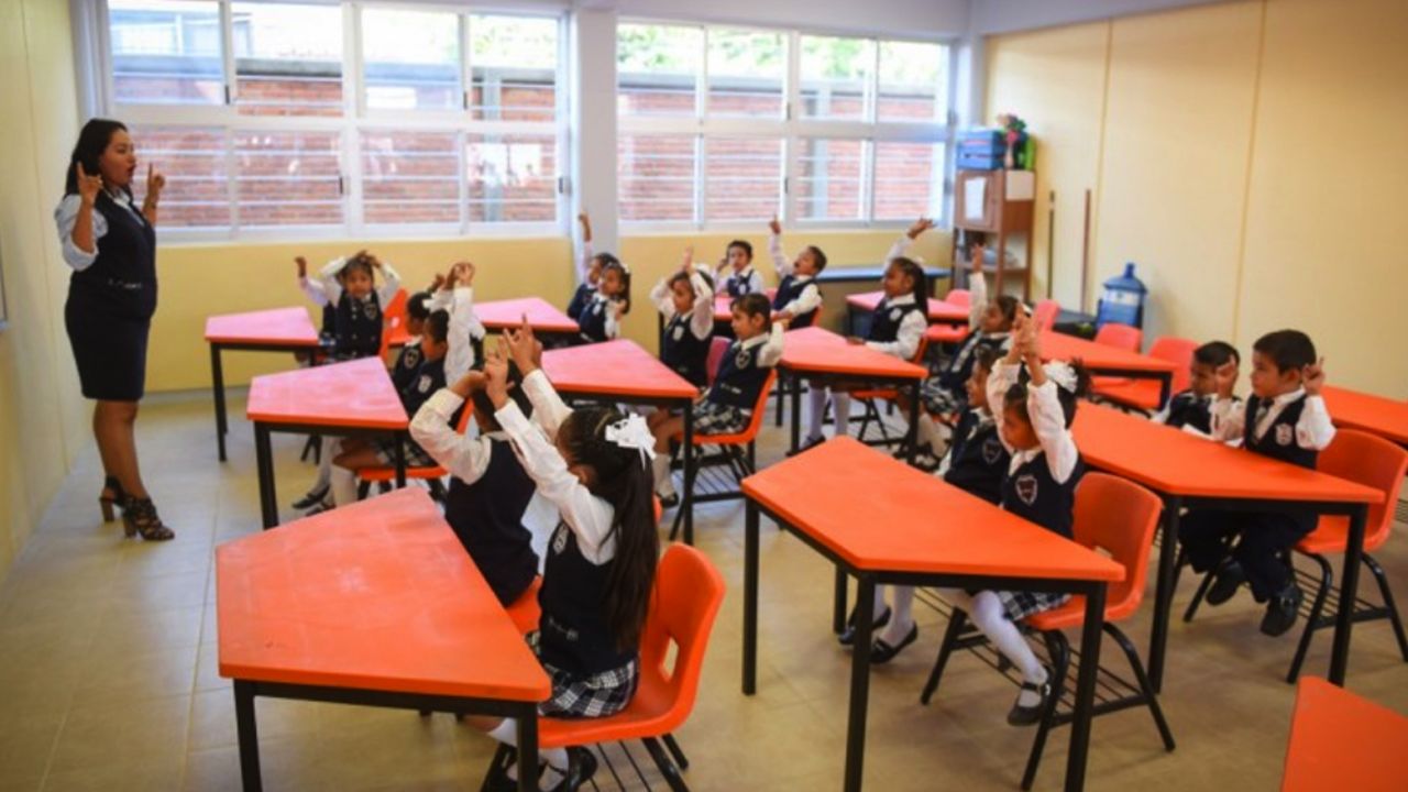 Canal 28: Dan clases en tele a alumnos de educación básica por Covid-19