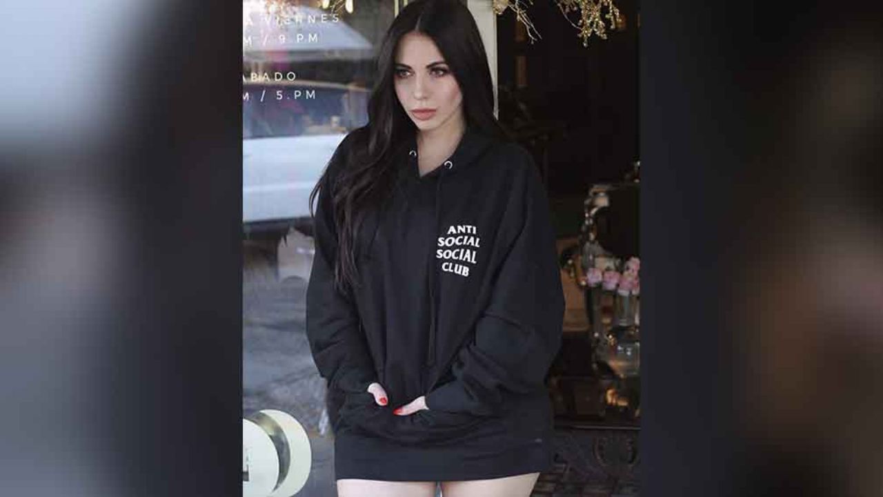 Jimena Sánchez deja boquiabiertos a internautas al posar sin pantalón