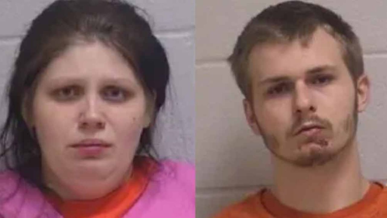 Papás dejan morir a su bebé; hallan a la niña con pañal sucio y entre cucarachas