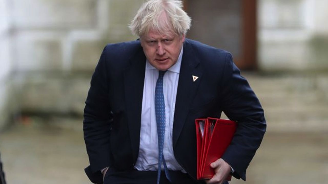 Johnson ordena confinamiento en Reino Unido por Covid-19: “Quédate en casa”