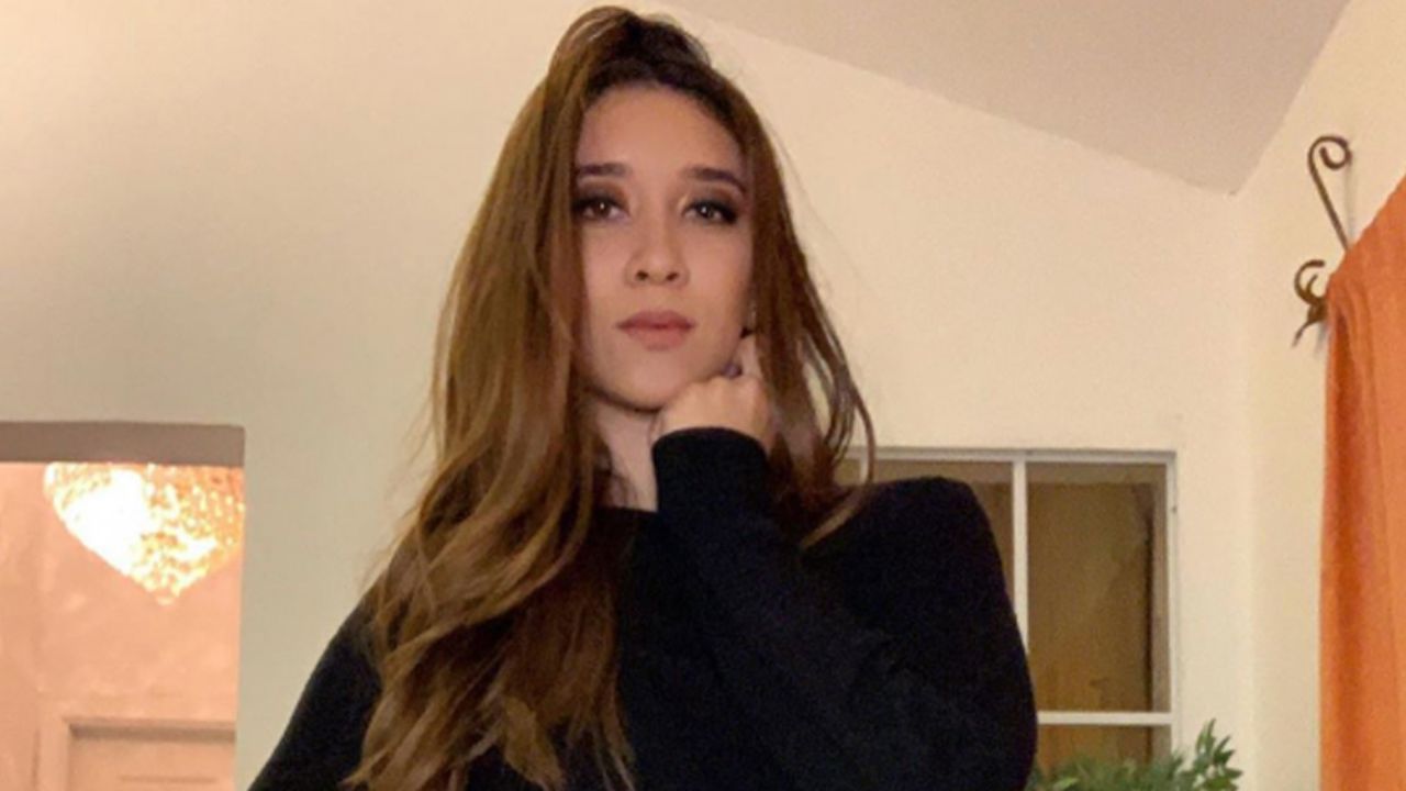 La ‘Chica del clima’ hondureña anima a sus fans en cuarentena con picante baile