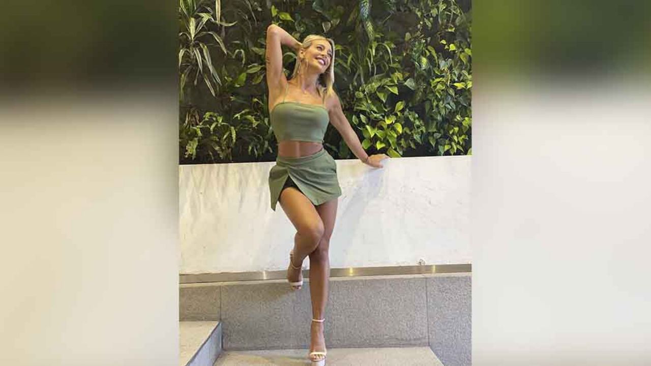 En cuarentena, Sol Pérez asolea su retaguardia en microscópica tanga