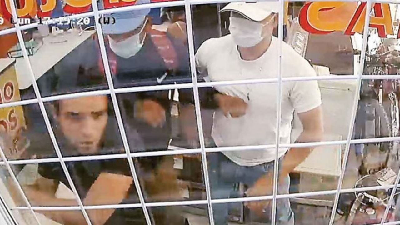 VIDEO: 8 jóvenes con cubrebocas asaltan casa de empeño en Edomex