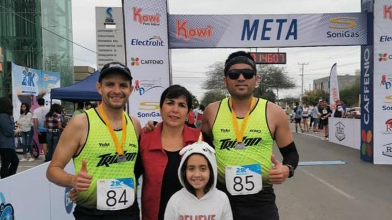 La hermosa familia Argüelles Rosas, celebran su pasión por el atletismo