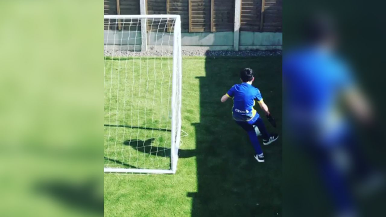 Niño en cuarentena por el Covid-19 se viraliza y conmueve a figuras del futbol