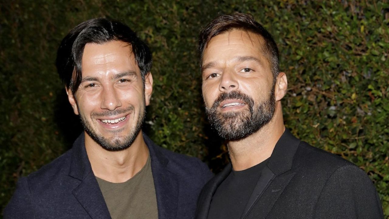 ¡Irreconocible! Así luce esposo de Ricky Martin tras drástico cambio de look