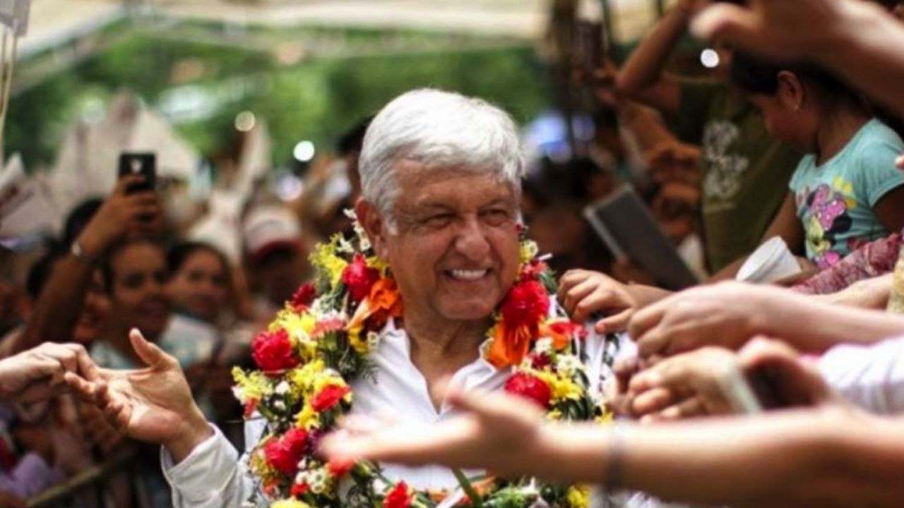 “Me duele no saludar de mano”: AMLO respetará sana distancia por Covid-19